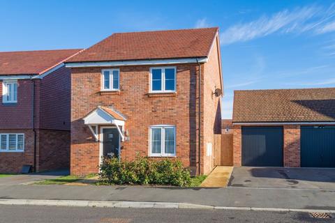 2 Bishops Way, Grove, Wantage, OX12 7FG