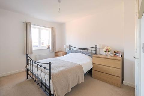 2 Bishops Way, Grove, Wantage, OX12 7FG