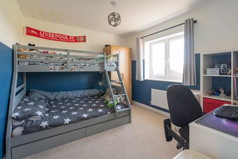 2 Bishops Way, Grove, Wantage, OX12 7FG