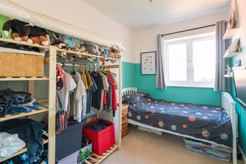 2 Bishops Way, Grove, Wantage, OX12 7FG