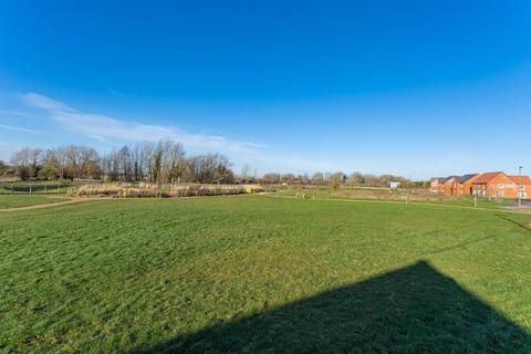 2 Bishops Way, Grove, Wantage, OX12 7FG