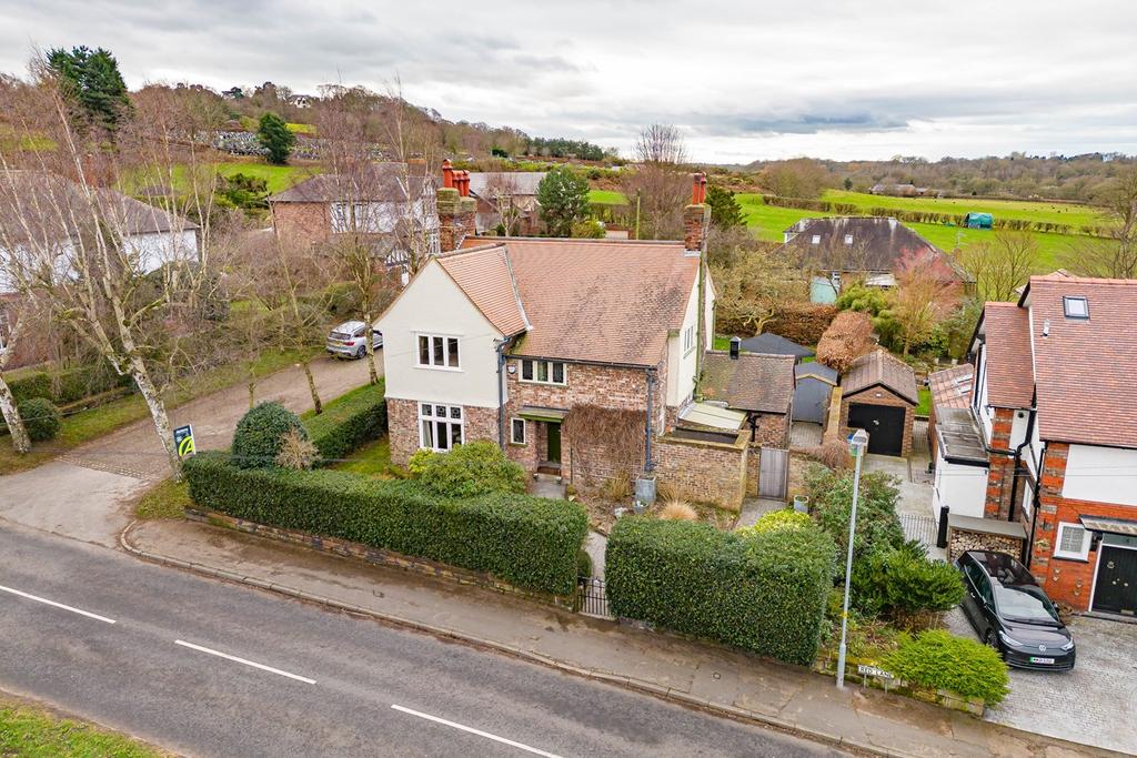 Red Lane, Appleton, Warrington, WA4 4 bed detached house £725,000