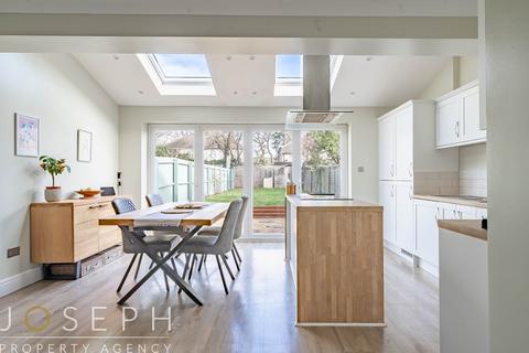 35 Beech Grove, Ipswich, IP3 0NX