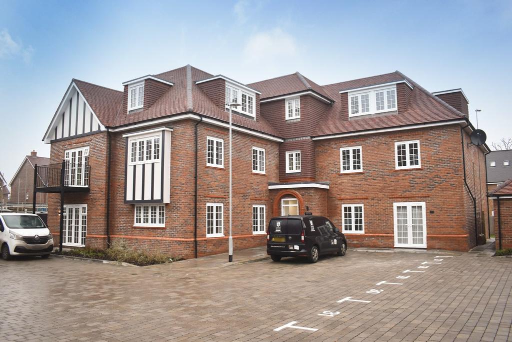Albright Gardens, Walton on Thames, KT12 1 bed apartment £1,450 pcm (£335 pw)