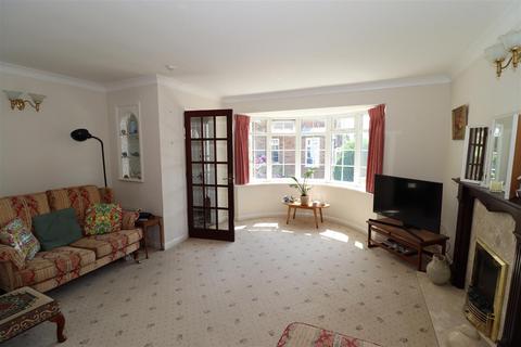 70 Links Drive, Bexhill-on-sea, TN40 1TH