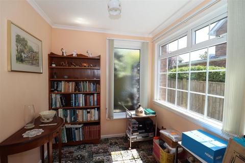 70 Links Drive, Bexhill-on-sea, TN40 1TH