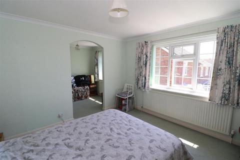 70 Links Drive, Bexhill-on-sea, TN40 1TH