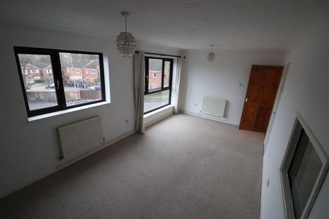 2 bedroom flat to rent, Webdell Court
