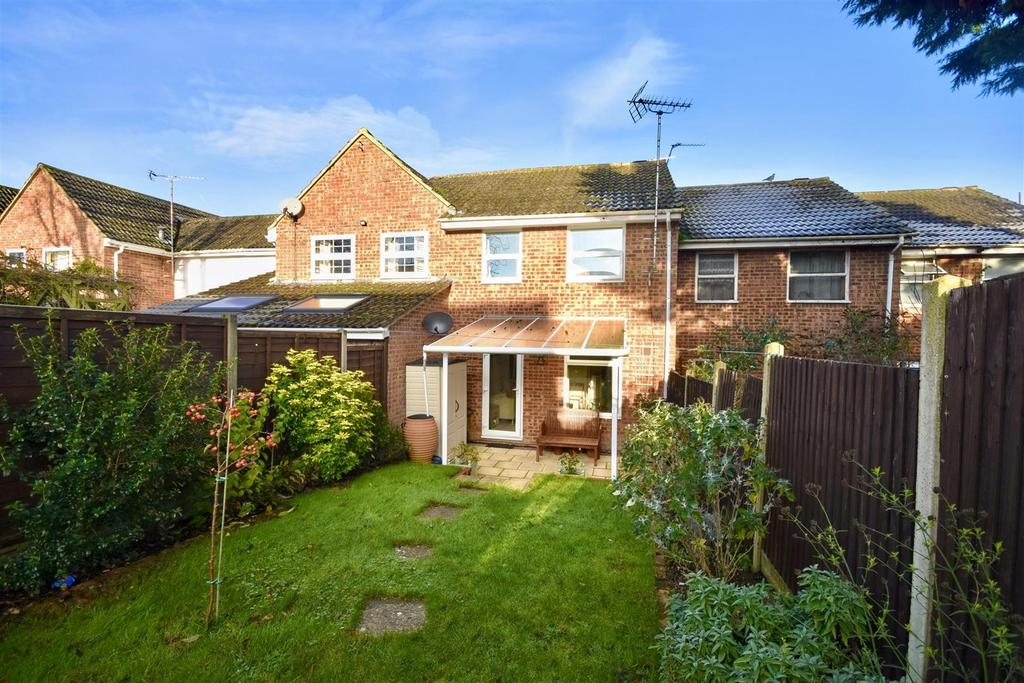 Ullswater Drive, Linslade LU7 2QR 2 bed terraced house for sale £300,000