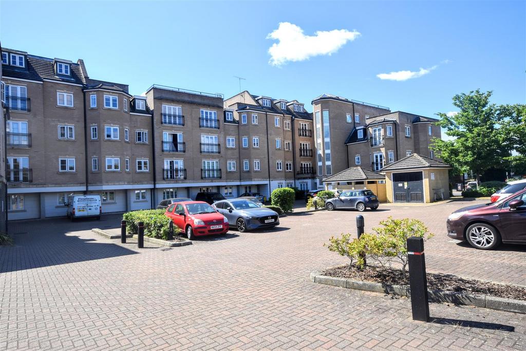 Lake Street, Leighton Buzzard 2 bed apartment for sale £190,000