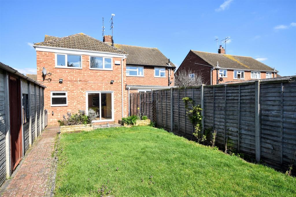 Waterdell, Leighton Buzzard 3 bed semidetached house £400,000