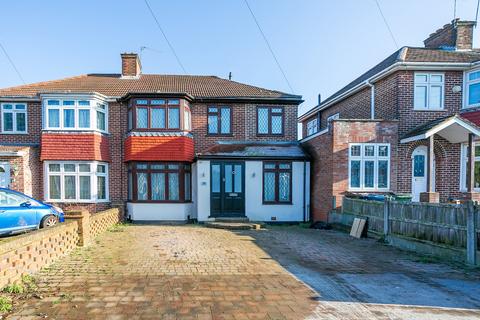 3 bedroom semi-detached house for sale - Peareswood Gardens, Stanmore, HA7