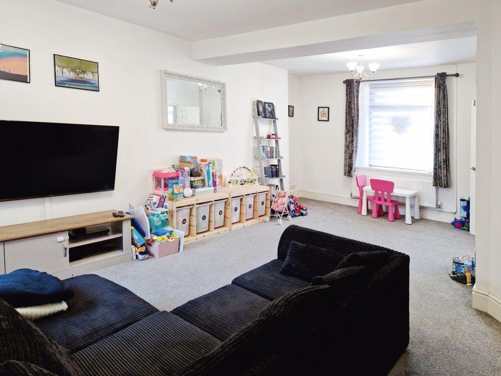 Oakwood Street, Port Talbot, SA13 1BE 3 bed house £725 pcm (£167 pw)