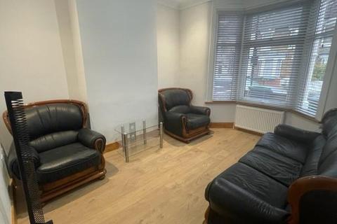 3 bedroom terraced house to rent - Bruce Grove, London