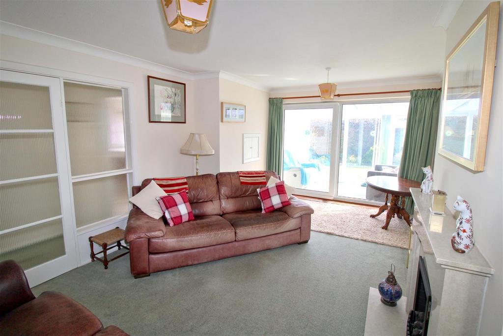 Kingston Way, Seaford 3 bed detached bungalow £485,000