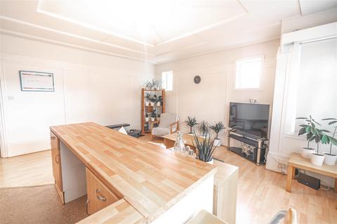 1 bedroom flat for sale, Clarence Avenue, London