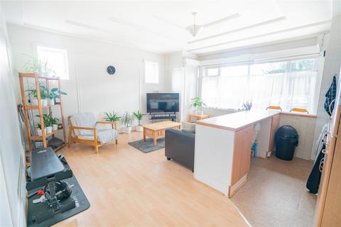 1 bedroom flat for sale - Clarence Avenue, London