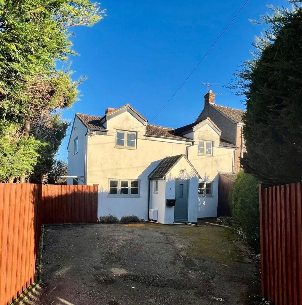 Leazecroft, Halmore, Berkeley, GL13 4 bed cottage £500,000