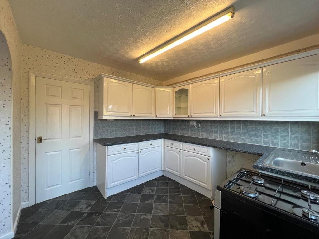 Newtown Avenue, Royston, Barnsley 3 bed semidetached house £725 pcm