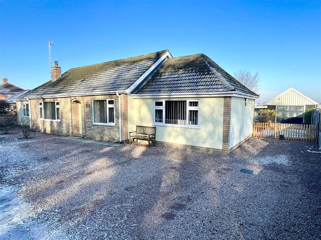 Gedney Road, Long Sutton, Spalding 3 bed detached bungalow £375,000