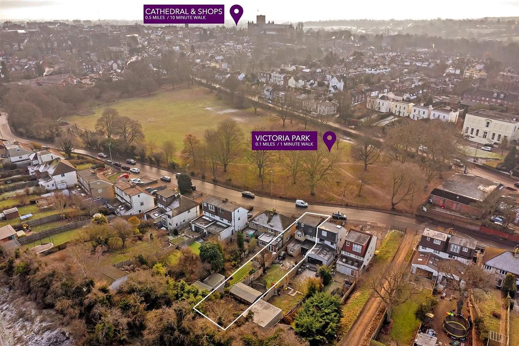 Folly Lane, St. Albans 4 bed semidetached house £850,000