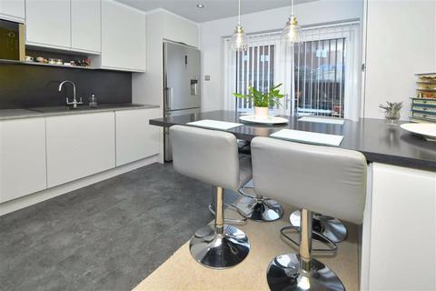 76 Hencroft, Leek, ST13 8EZ