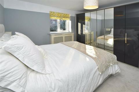 76 Hencroft, Leek, ST13 8EZ