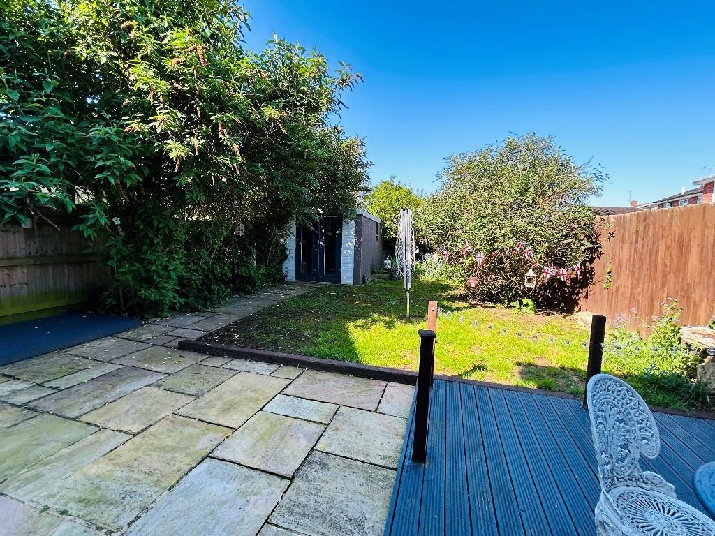 Hughes Close, Harvington, Evesham 3 bed detached house £340,000