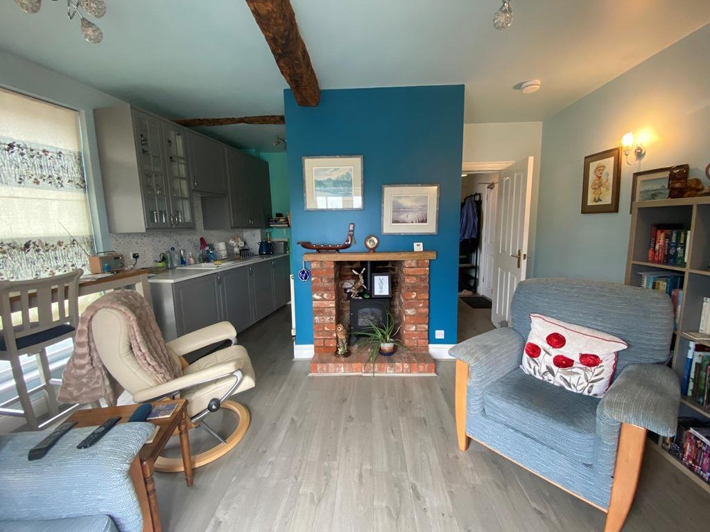 High Street, Bidfordonavon 2 bed apartment £210,000