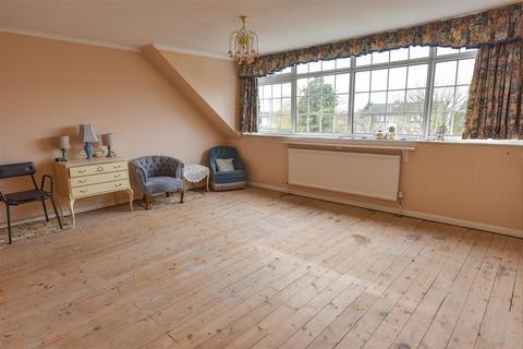 Iona Lodge Acaster Lane, Bishopthorpe, York, YO23 2SA