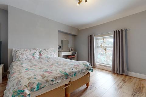 3 bedroom flat for sale - Fortuneswell, Portland
