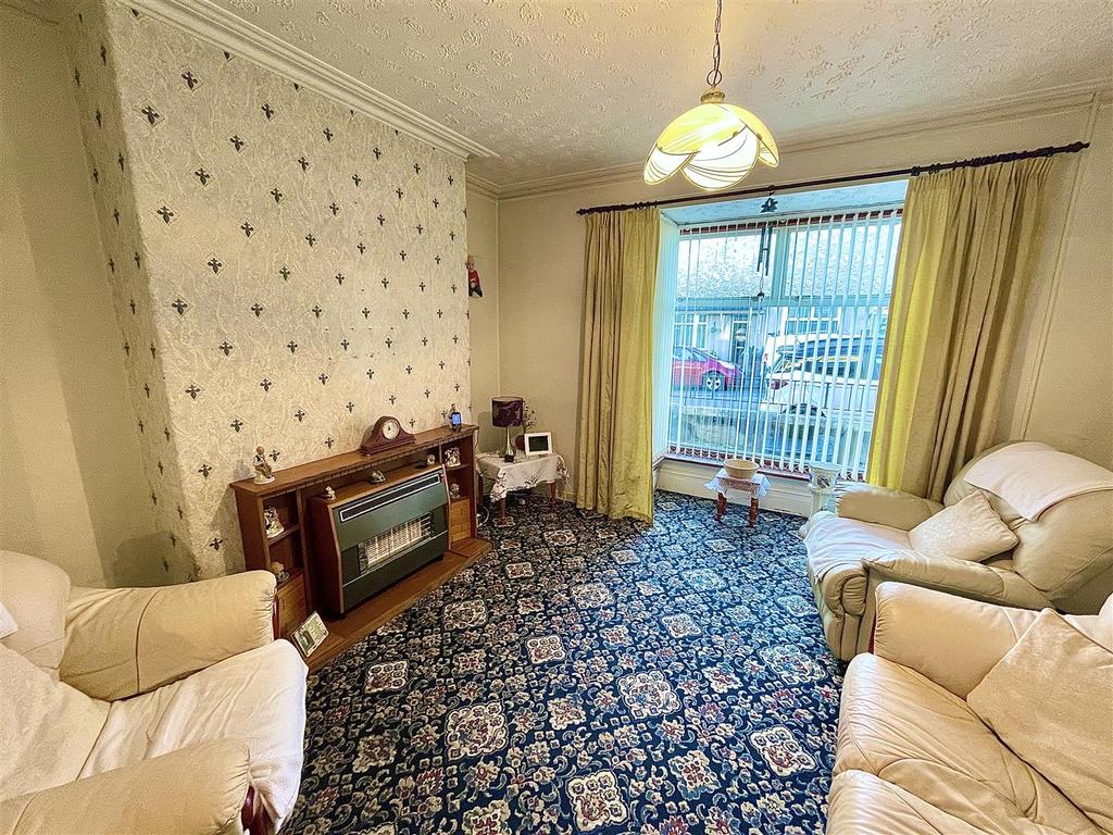 Cecil Street, Manselton, Swansea 3 bed end of terrace house £135,000