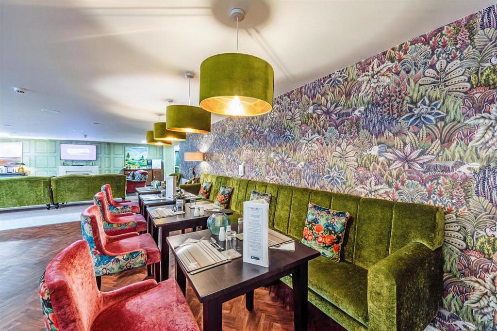 Shackleton Restaurant2.jpg