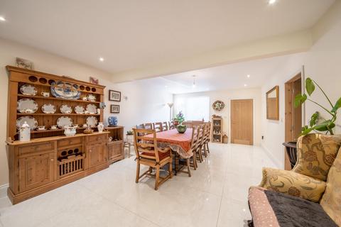 92 Ashover Road, Old Tupton, Chesterfield, S42 6HJ