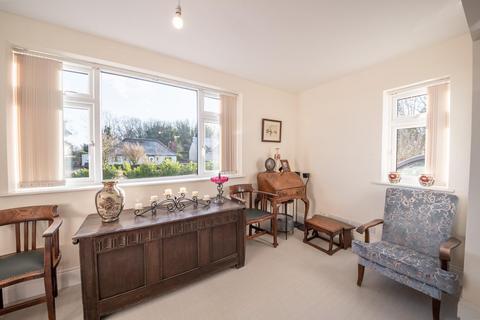 92 Ashover Road, Old Tupton, Chesterfield, S42 6HJ