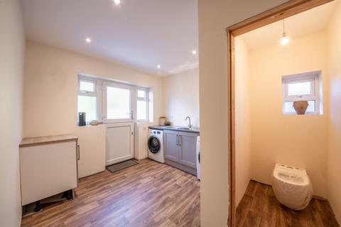 92 Ashover Road, Old Tupton, Chesterfield, S42 6HJ