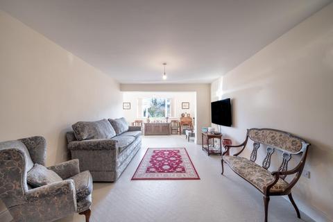 92 Ashover Road, Old Tupton, Chesterfield, S42 6HJ
