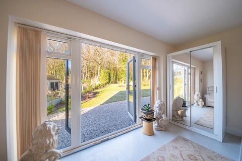 92 Ashover Road, Old Tupton, Chesterfield, S42 6HJ
