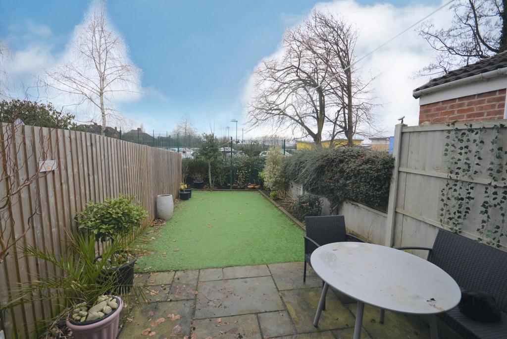 Rear garden 01.jpg