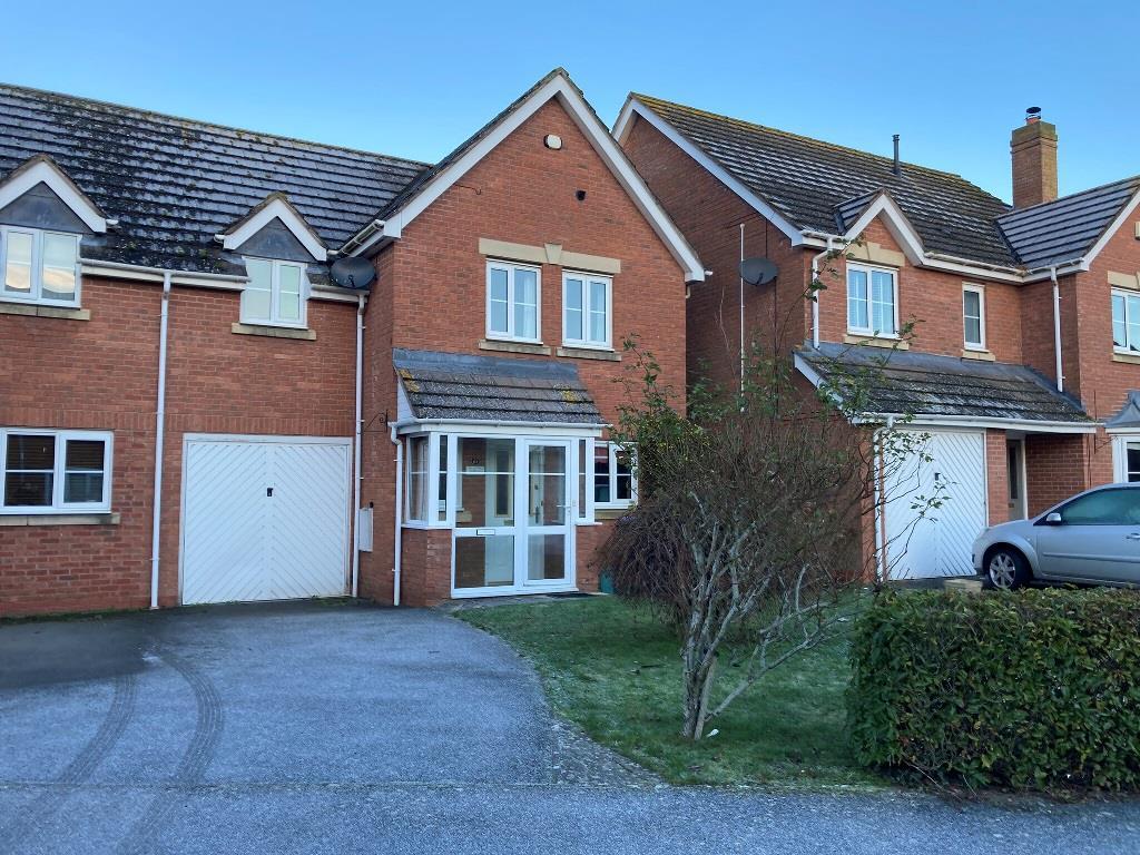 Priors Grange, Salford Priors 3 bed semidetached house £1,100 pcm (£
