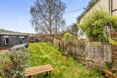 15 Castle Hill, Axminster, EX13 5PY