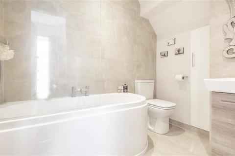 Lynfield Gorsey Lane, Ashton-under-lyne, OL6 9AU