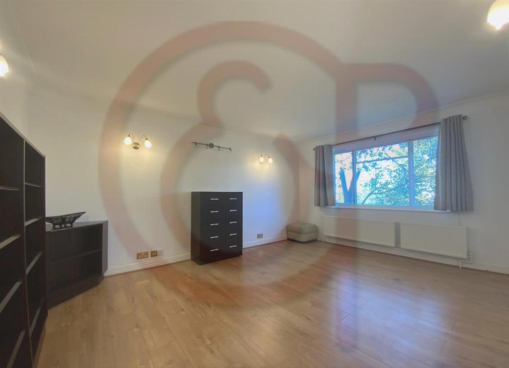 Chatsworth Road, Ealing, W5 2 bed flat £2,401 pcm (£554 pw)