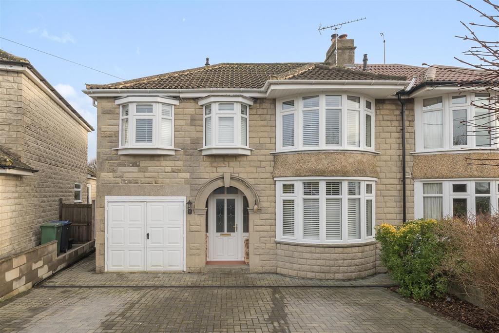 East Yewstock Crescent, Chippenham 4 bed semidetached house £525,000