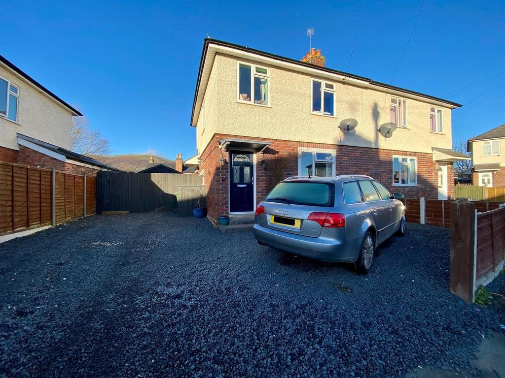Hilton Road, Malvern 3 bed semidetached house £127,500
