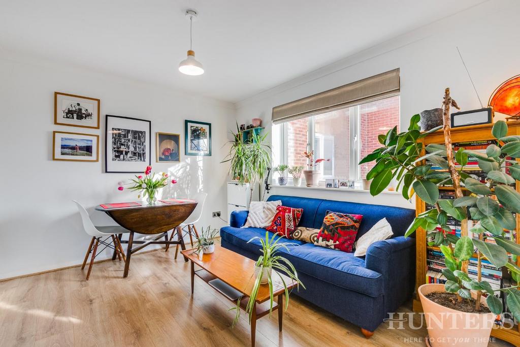 Bream Close, London, N17 1 bed flat for sale £250,000