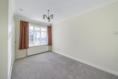 2 Pear Tree Walk, Malton, YO17 7BL