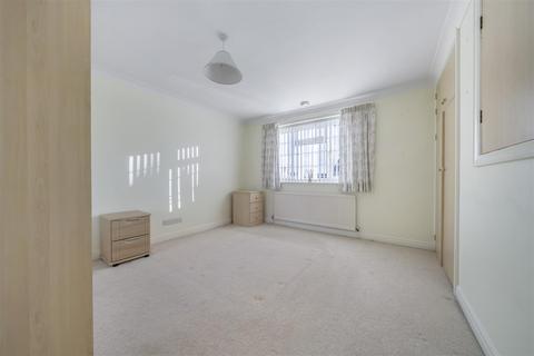 2 Pear Tree Walk, Malton, YO17 7BL