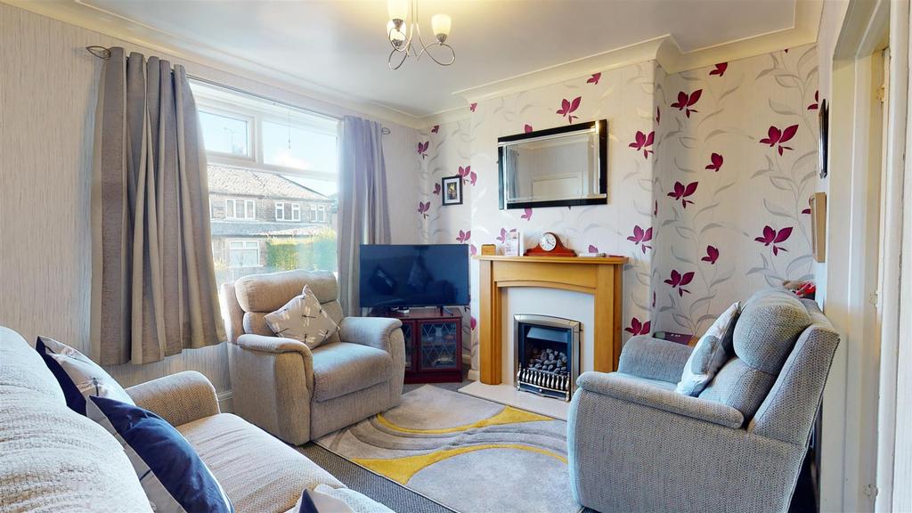 Dalcross Grove, Bradford 3 bed semidetached house £105,000