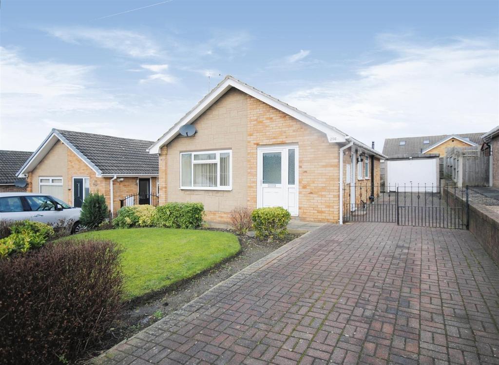 Gibson Lane, Kippax, Leeds 2 bed detached bungalow £250,000